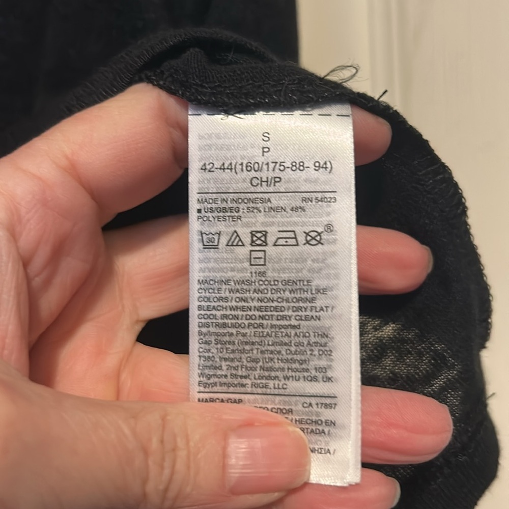 Gap V Neck Shirt Size Small Black Casual - Picture 4 of 5